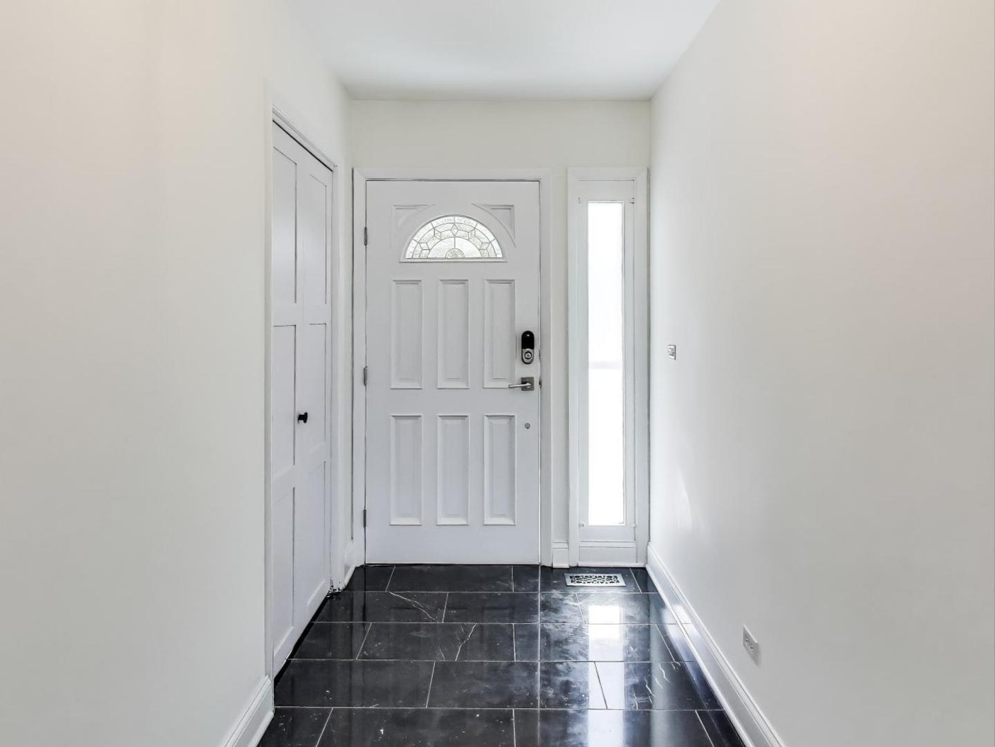 23W160 Woodcroft Drive