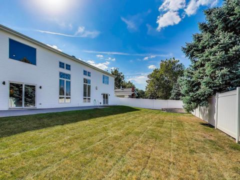 Tiny photo for 23W160 Woodcroft Drive, Glen Ellyn, IL 60137 (MLS # 12480898)