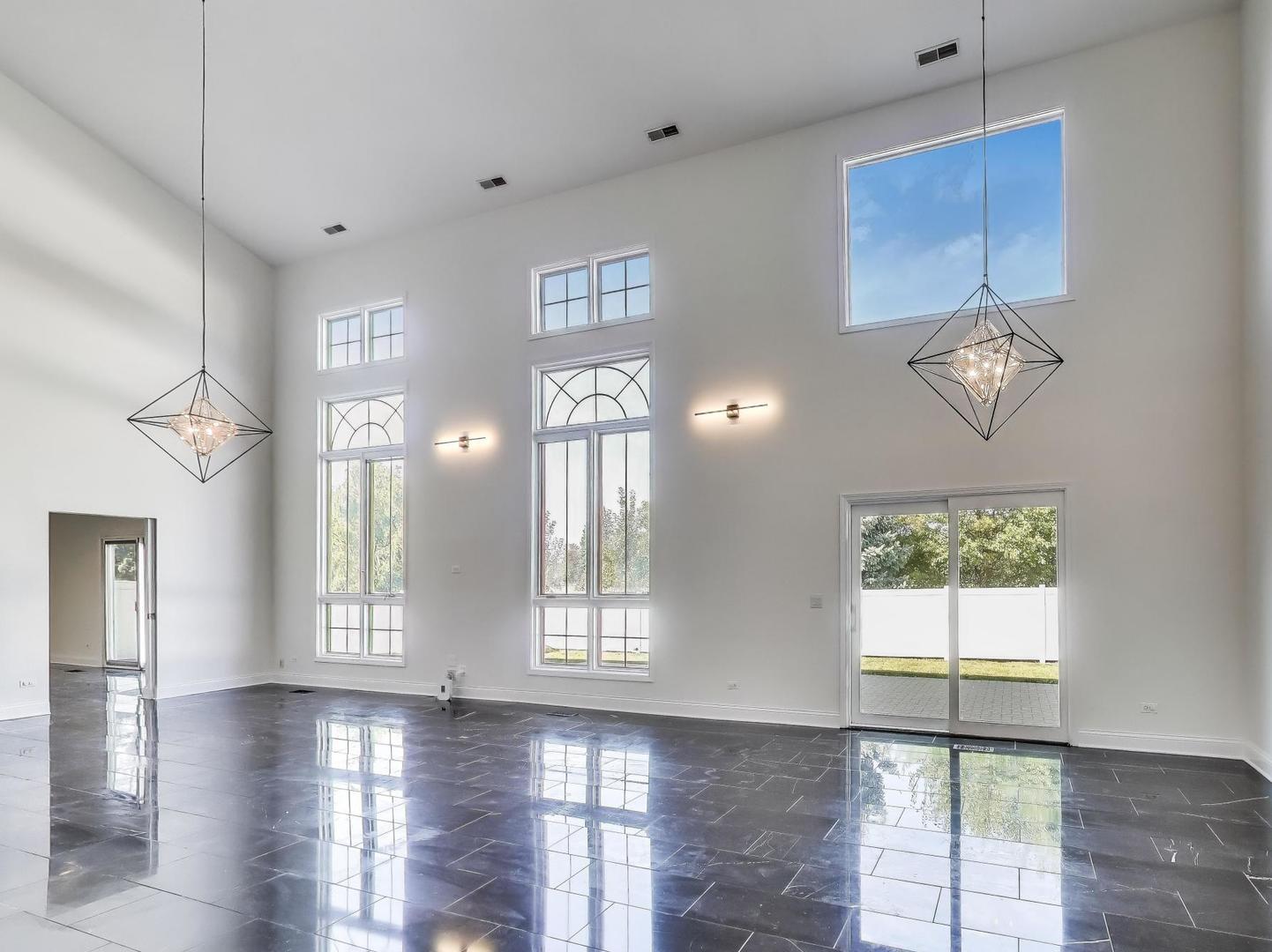 23W160 Woodcroft Drive