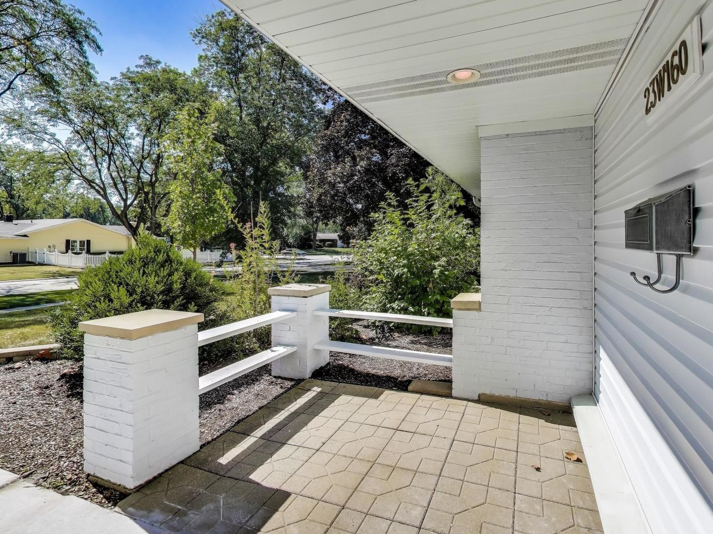 23W160 Woodcroft Drive
