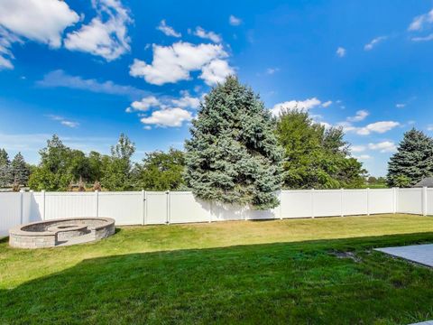 Tiny photo for 23W160 Woodcroft Drive, Glen Ellyn, IL 60137 (MLS # 12480898)