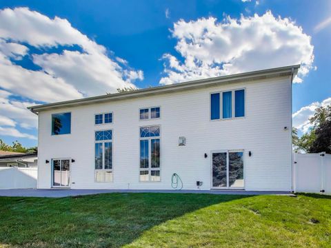 Tiny photo for 23W160 Woodcroft Drive, Glen Ellyn, IL 60137 (MLS # 12480898)