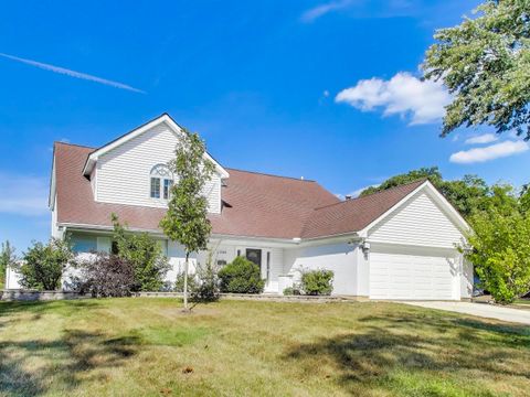 Tiny photo for 23W160 Woodcroft Drive, Glen Ellyn, IL 60137 (MLS # 12480898)