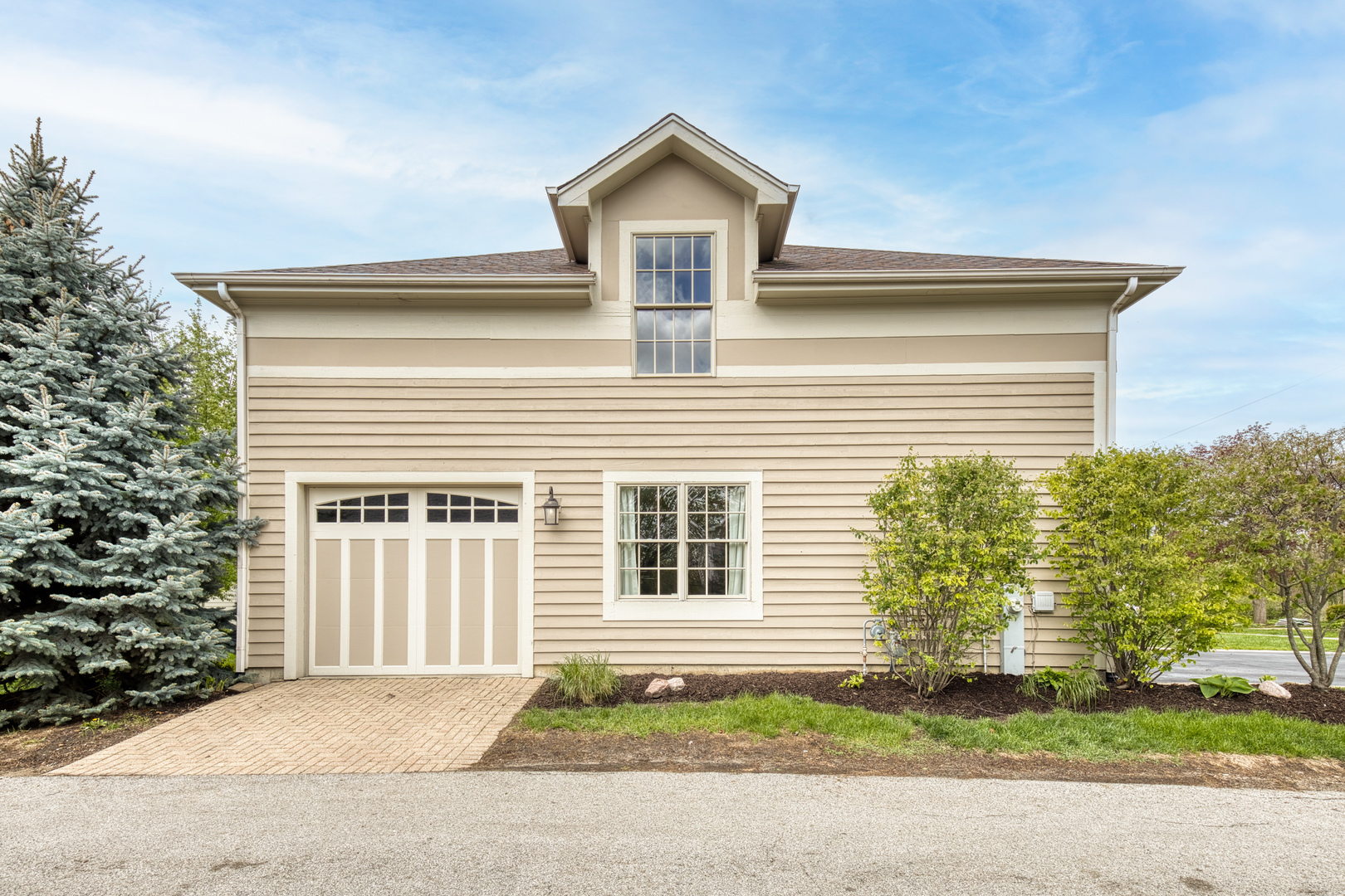 119 Roslyn Road