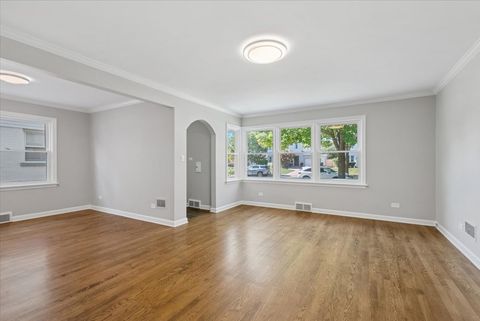 Tiny photo for 617 S Madison Avenue, La Grange, IL 60525 (MLS # 12478099)