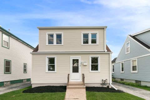 Photo of 3535 W 116th Place, Chicago, IL 60655 (MLS # 12623142)