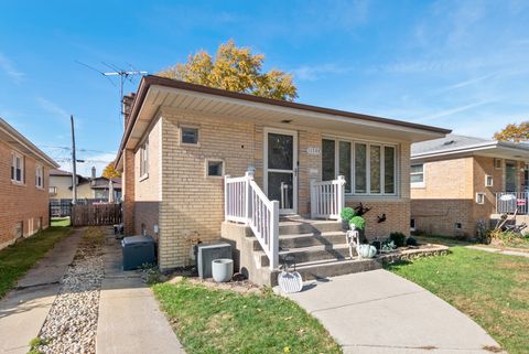 Tiny photo for 11208 S Sacramento Avenue, Chicago, IL 60655 (MLS # 12510709)