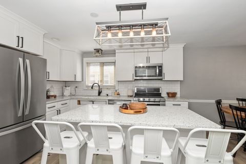 Tiny photo for 11208 S Sacramento Avenue, Chicago, IL 60655 (MLS # 12510709)