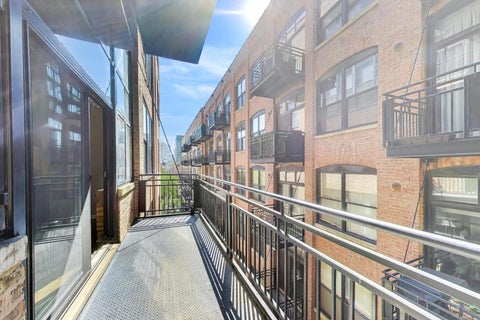 Tiny photo for 525 W Superior Street #428, Chicago, IL 60654 (MLS # 12716767)