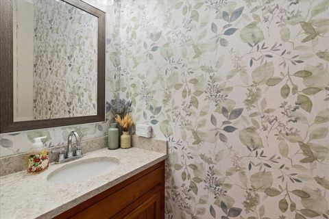 Tiny photo for 225 5th Street, Libertyville, IL 60048 (MLS # 12609410)