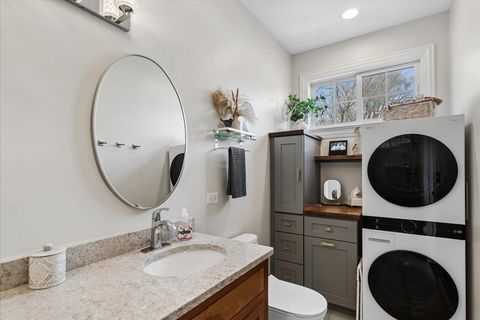 Tiny photo for 225 5th Street, Libertyville, IL 60048 (MLS # 12609410)