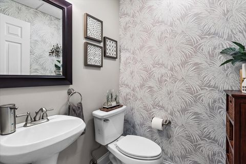 Tiny photo for 225 5th Street, Libertyville, IL 60048 (MLS # 12609410)