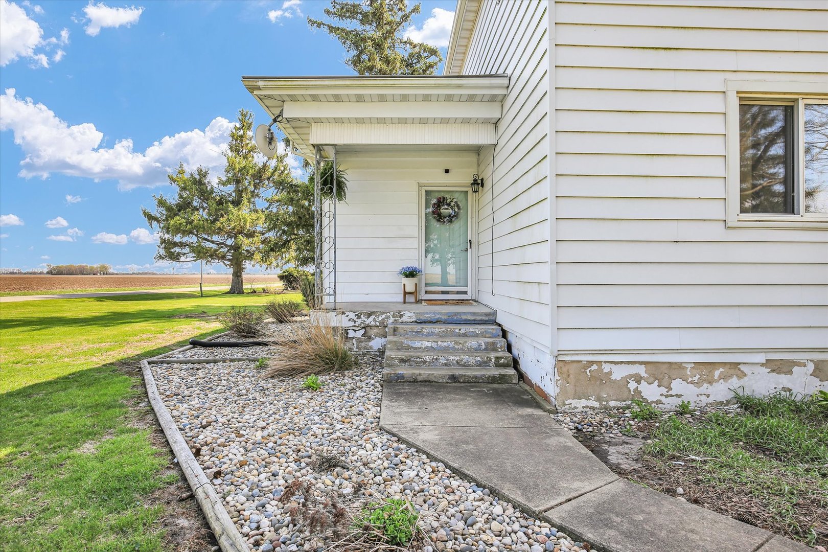 851 E County Road 750