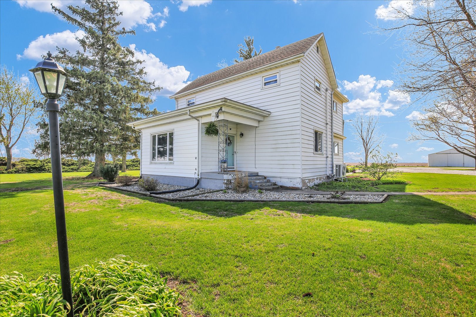 851 E County Road 750