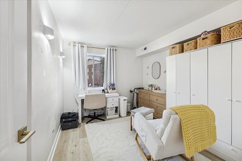 Tiny photo for 13933 James Drive #816, Crestwood, IL 60418 (MLS # 12600009)