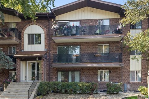 Photo of 13933 James Drive #816, Crestwood, IL 60418 (MLS # 12600009)