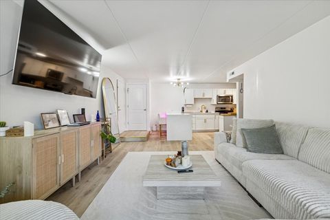 Tiny photo for 13933 James Drive #816, Crestwood, IL 60418 (MLS # 12600009)