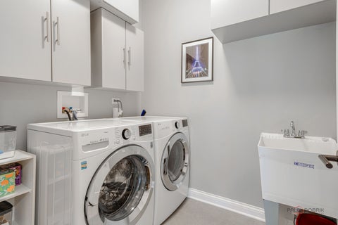 Tiny photo for 617 Parkside Court, Libertyville, IL 60048 (MLS # 12757160)