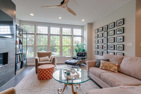 Tiny photo for 617 Parkside Court, Libertyville, IL 60048 (MLS # 12757160)