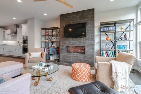 Tiny photo for 617 Parkside Court, Libertyville, IL 60048 (MLS # 12757160)