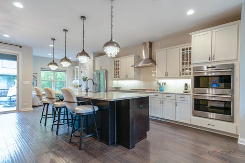 Tiny photo for 617 Parkside Court, Libertyville, IL 60048 (MLS # 12757160)