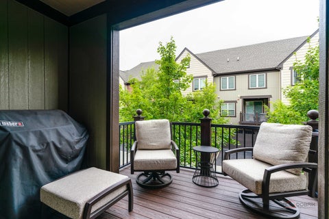 Tiny photo for 617 Parkside Court, Libertyville, IL 60048 (MLS # 12757160)