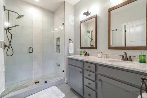 Tiny photo for 617 Parkside Court, Libertyville, IL 60048 (MLS # 12757160)
