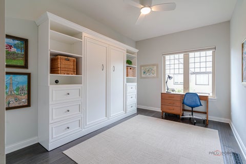 Tiny photo for 617 Parkside Court, Libertyville, IL 60048 (MLS # 12757160)