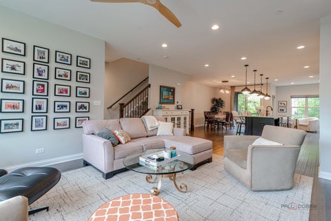 Tiny photo for 617 Parkside Court, Libertyville, IL 60048 (MLS # 12757160)