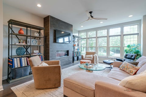 Tiny photo for 617 Parkside Court, Libertyville, IL 60048 (MLS # 12757160)