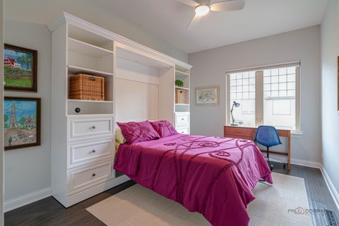 Tiny photo for 617 Parkside Court, Libertyville, IL 60048 (MLS # 12757160)