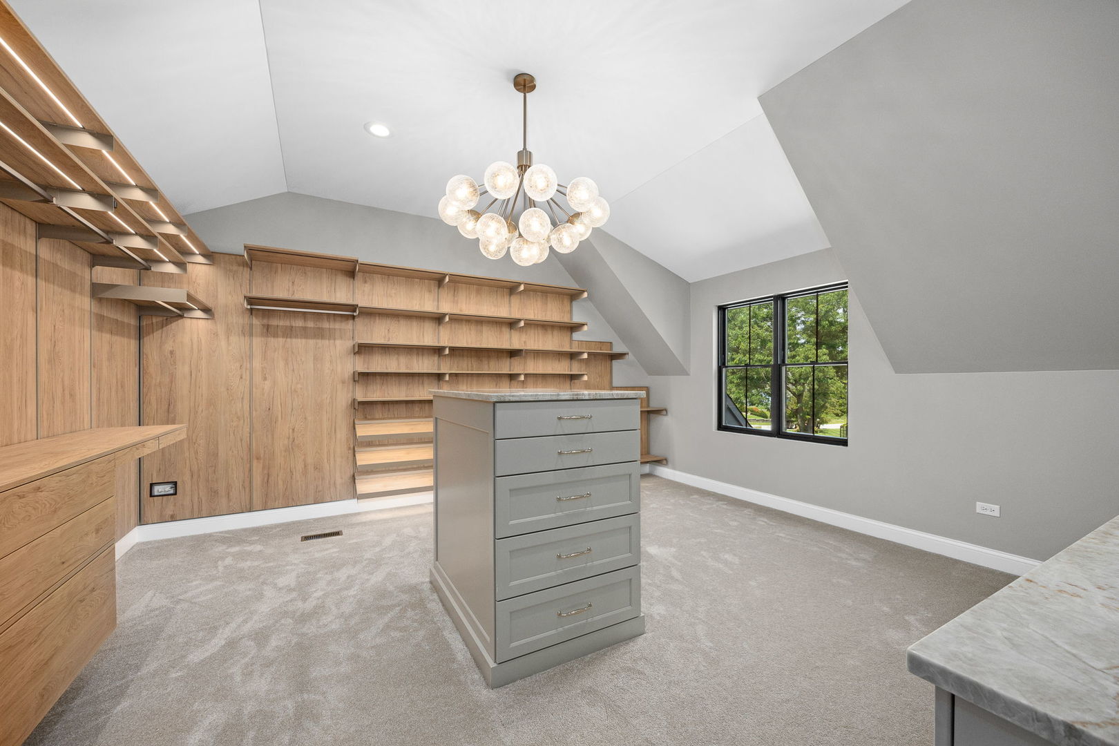 Wheaton, Illinois 60187, United States, 5 Bedrooms Bedrooms, ,5 BathroomsBathrooms,Residential,Active,246828