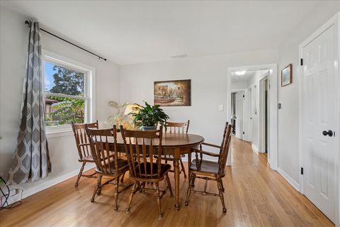 Tiny photo for 1485 E Forest Avenue, Des Plaines, IL 60018 (MLS # 12492084)