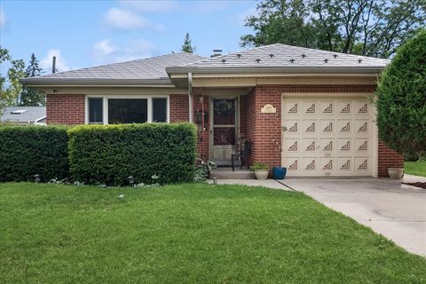 Photo of 1485 E Forest Avenue, Des Plaines, IL 60018 (MLS # 12492084) Photo of 1485 E Forest Avenue, Des Plaines, IL 60018 (MLS # 12492084)