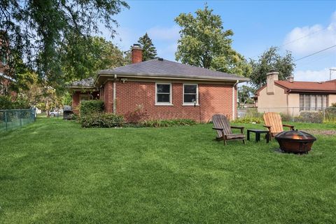 Tiny photo for 1485 E Forest Avenue, Des Plaines, IL 60018 (MLS # 12492084)