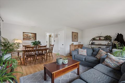 Tiny photo for 1485 E Forest Avenue, Des Plaines, IL 60018 (MLS # 12492084)