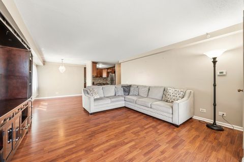 Tiny photo for 1800 Huntington Boulevard #412, Hoffman Estates, IL 60169 (MLS # 12614221)