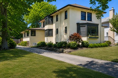 Photo of 72 Warwick Road, Winnetka, IL 60093 (MLS # 12687251)