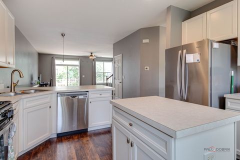 Tiny photo for 582 Cannonball Drive #582, Grayslake, IL 60030 (MLS # 12685121)