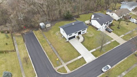 Tiny photo for 2S245 Mayfield Lane, Glen Ellyn, IL 60137 (MLS # 12595633)