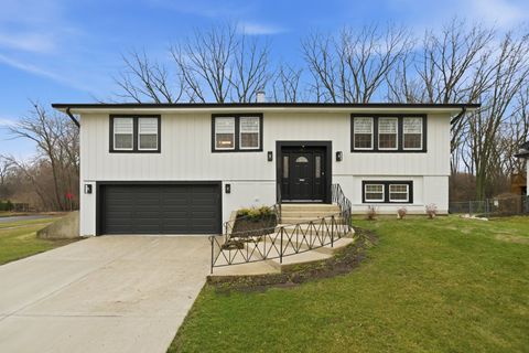 Tiny photo for 2S245 Mayfield Lane, Glen Ellyn, IL 60137 (MLS # 12595633)
