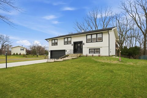 Tiny photo for 2S245 Mayfield Lane, Glen Ellyn, IL 60137 (MLS # 12595633)