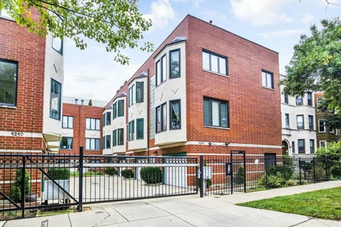 Photo of 4240 N KENMORE Avenue #3N, Chicago, IL 60613 (MLS # 12766514)
