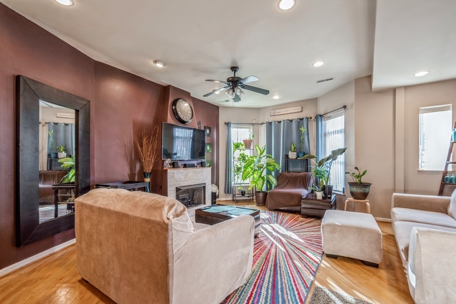 4519 S CALUMET Avenue 1B