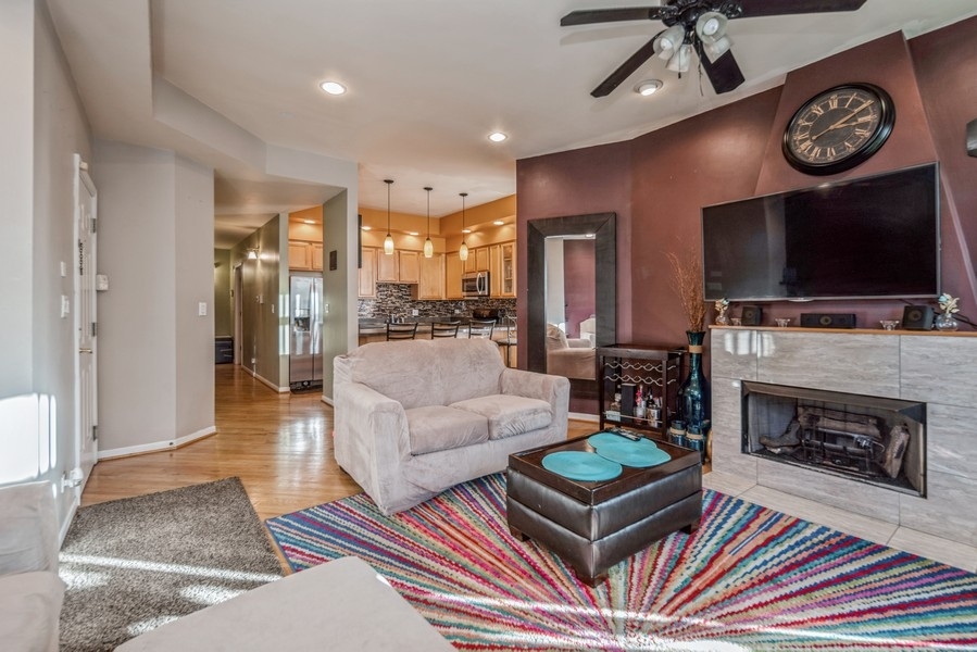 4519 S CALUMET Avenue 1B