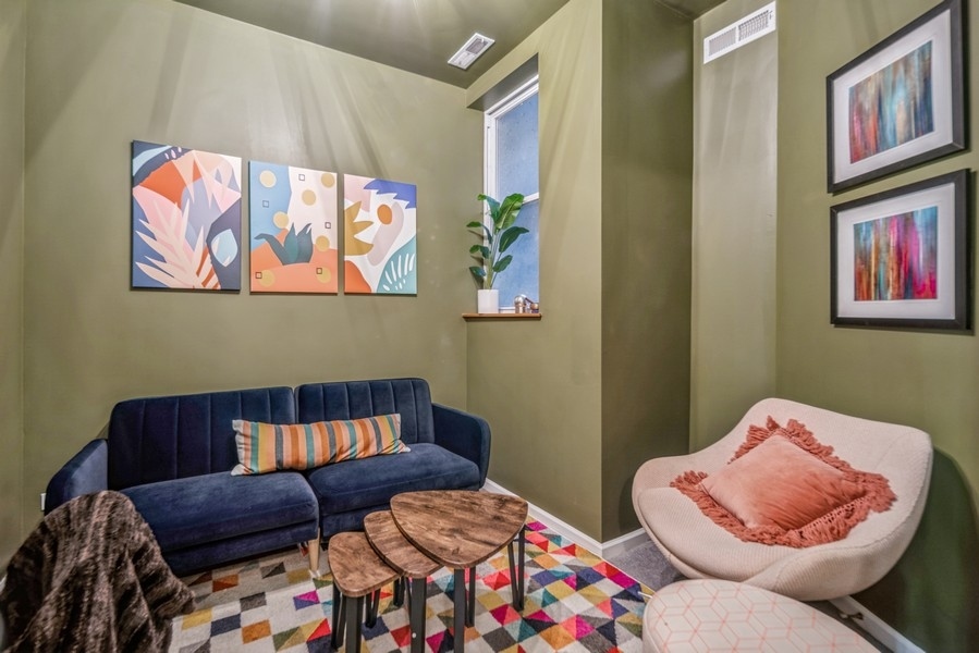 4519 S CALUMET Avenue 1B