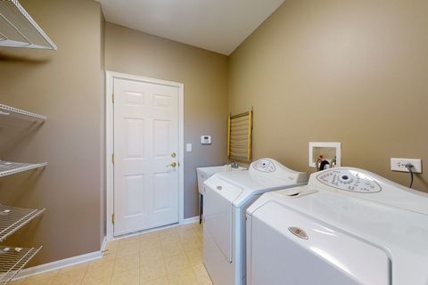 Tiny photo for 5670 Brentwood Drive, Hoffman Estates, IL 60192 (MLS # 12541861)