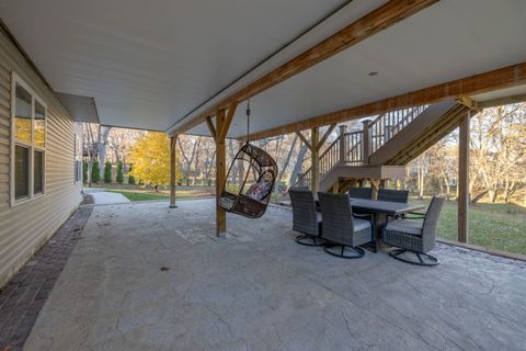 Tiny photo for 5670 Brentwood Drive, Hoffman Estates, IL 60192 (MLS # 12541861)