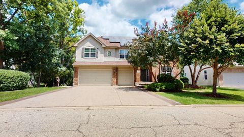 5670 Brentwood Drive Hoffman Estates IL 60192