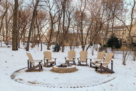 Tiny photo for 5670 Brentwood Drive, Hoffman Estates, IL 60192 (MLS # 12541861)